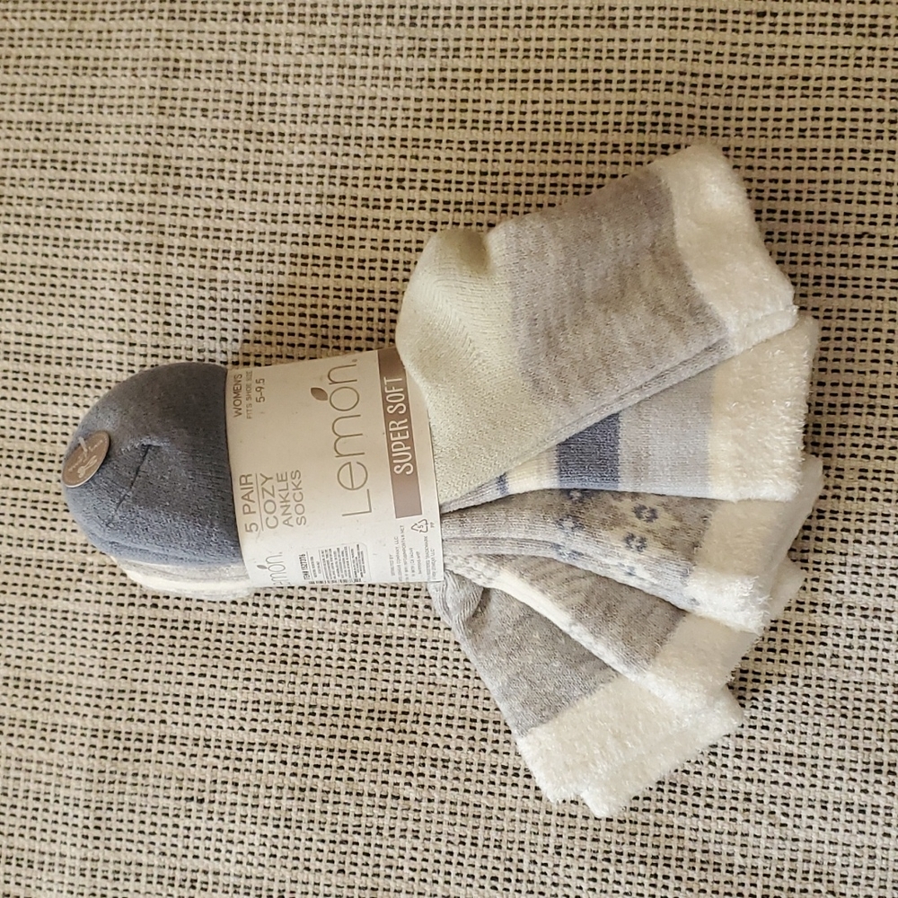 NWT 5 Pack Socks *3/$30